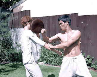 Bruce Lee Focus Mitts Training